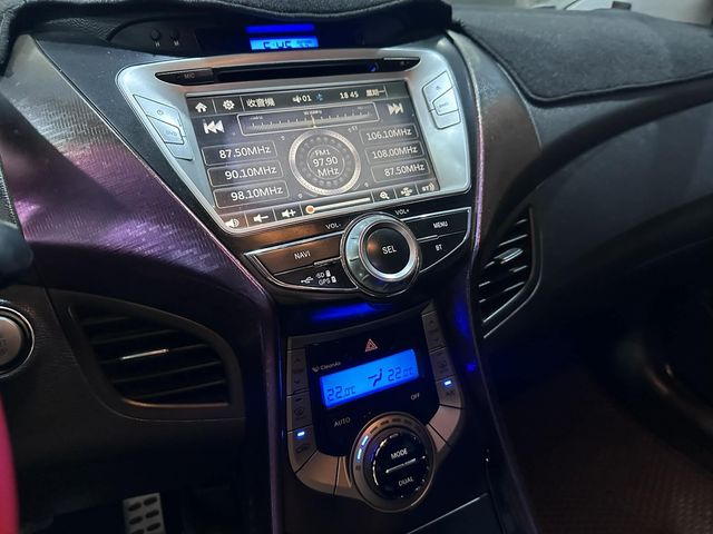 HYUNDAI現代 ELANTRA  第10張相片