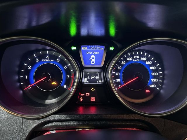 HYUNDAI現代 ELANTRA  第13張相片