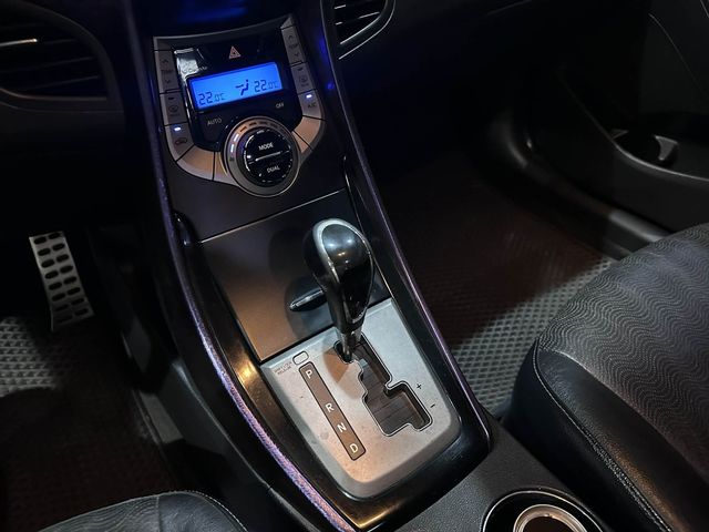 HYUNDAI現代 ELANTRA  第14張相片