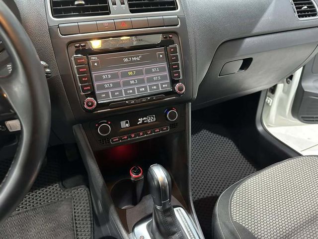 VOLKSWAGEN福斯 POLO  第9張相片