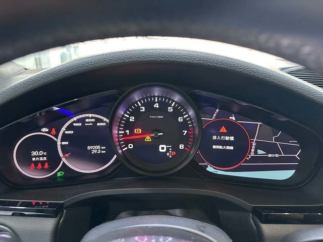 PORSCHE保時捷 CAYENNE  第8張相片