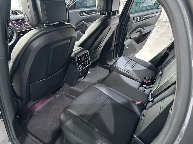 PORSCHE保時捷 CAYENNE  第11張相片
