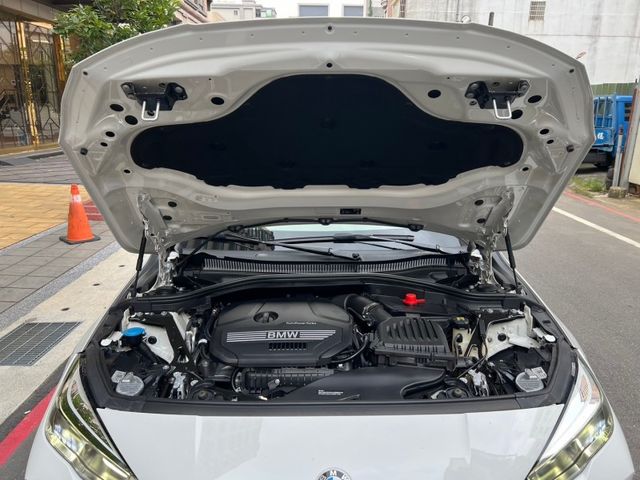 BMW/ 寶馬 218i  第2張相片