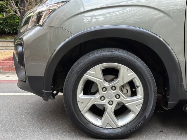 Mitsubishi Zinger  第16張相片