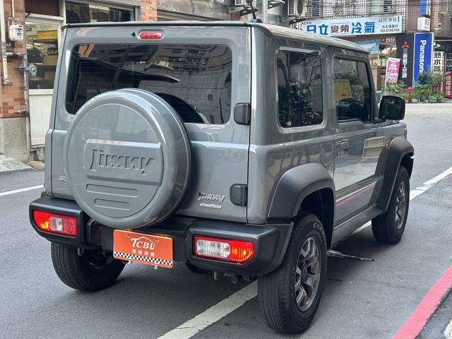 Suzuki Jimny  第9張相片