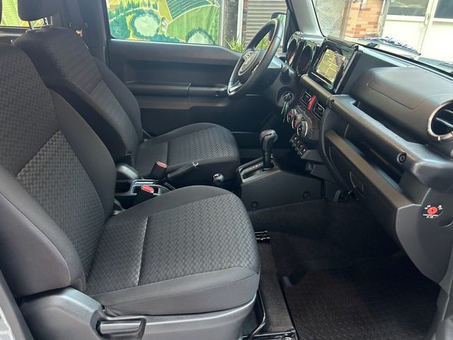 Suzuki Jimny  第12張相片