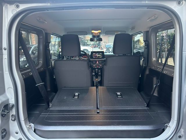 Suzuki Jimny  第17張相片
