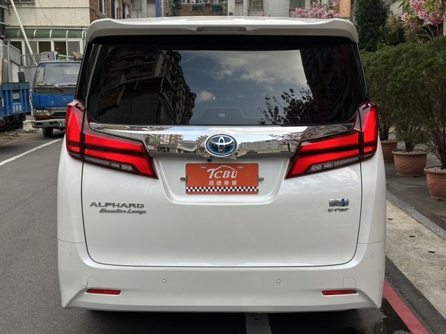 Toyota ALPHARD  第9張相片