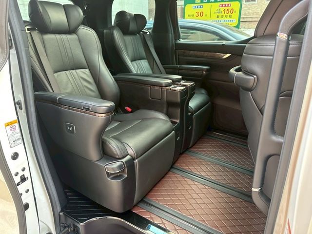 Toyota ALPHARD  第14張相片