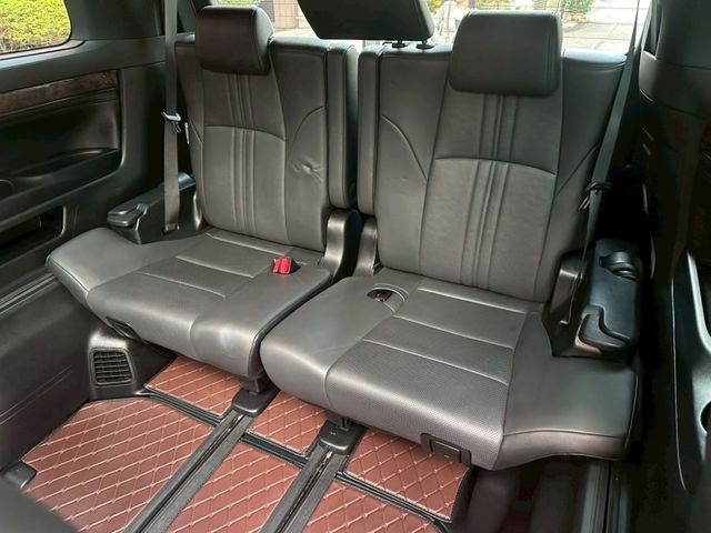Toyota ALPHARD  第16張相片
