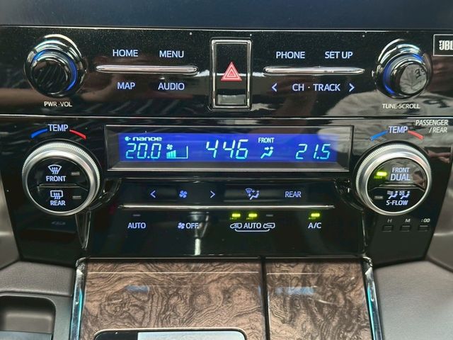 Toyota ALPHARD  第18張相片