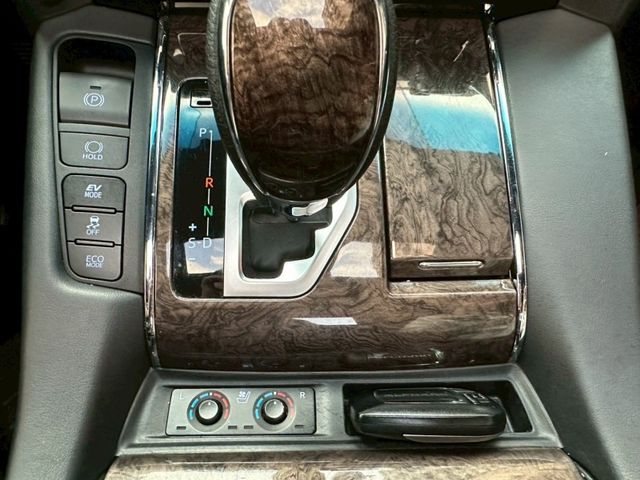 Toyota ALPHARD  第19張相片