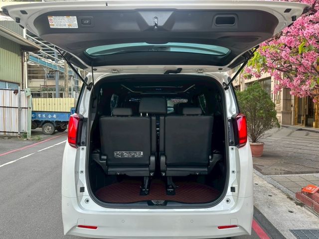 Toyota ALPHARD  第21張相片