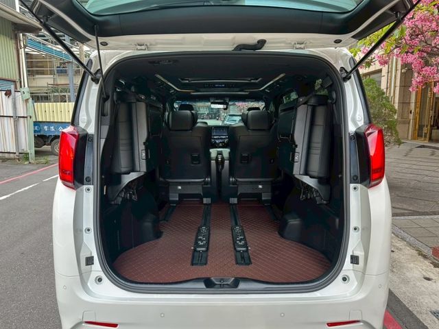 Toyota ALPHARD  第22張相片