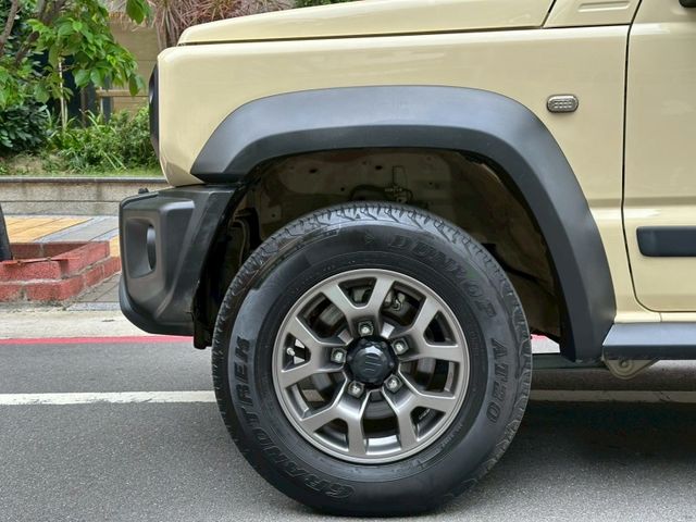 Suzuki Jimny  第20張相片