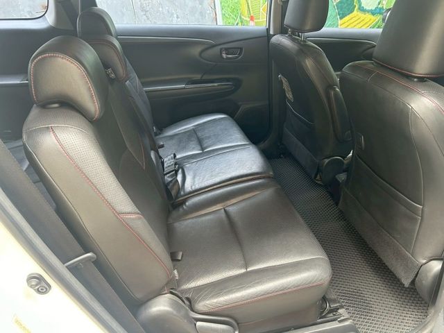 Toyota Wish  第14張相片