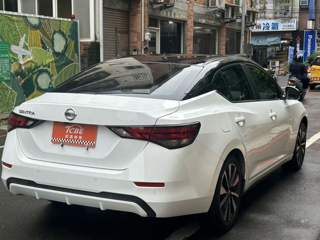 Nissan Sentra  第9張相片