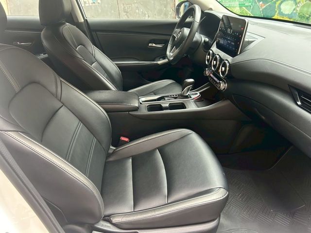 Nissan Sentra  第12張相片