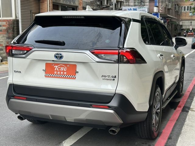 Toyota RAV4  第9張相片