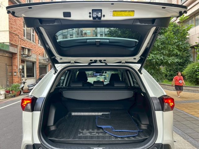 Toyota RAV4  第22張相片