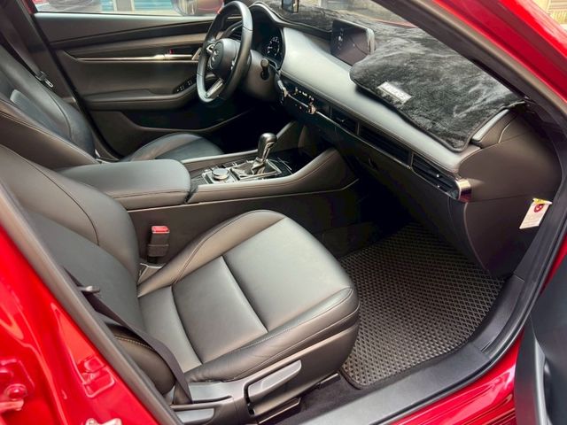 Mazda Mazda3  第12張相片