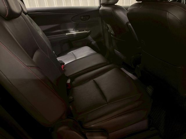 Toyota Wish  第14張相片