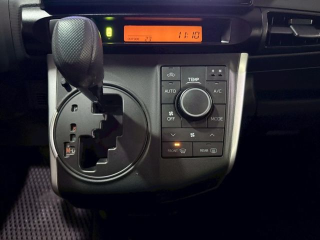 Toyota Wish  第18張相片