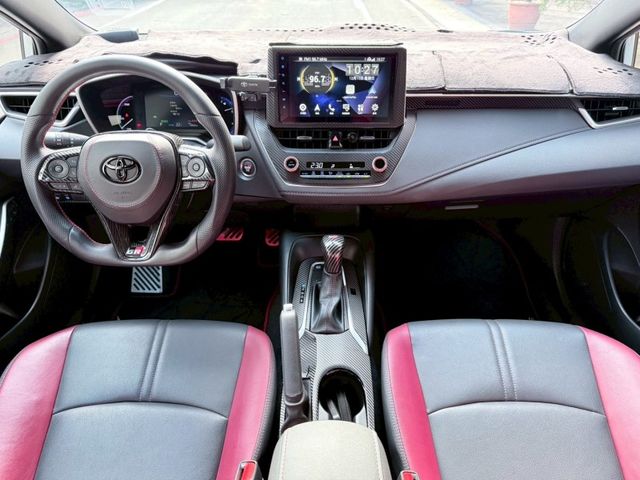 全車精品改裝 僅跑1萬  第3張相片