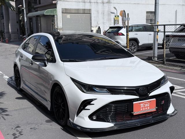 全車精品改裝 僅跑1萬  第5張相片