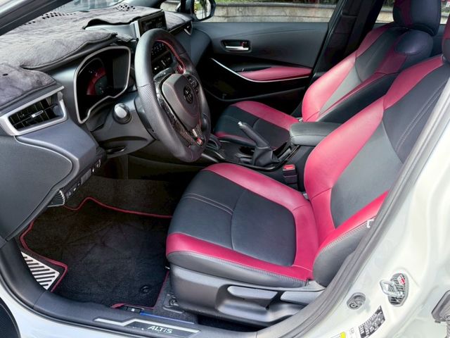 全車精品改裝 僅跑1萬  第11張相片