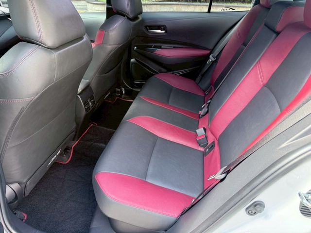 全車精品改裝 僅跑1萬  第12張相片