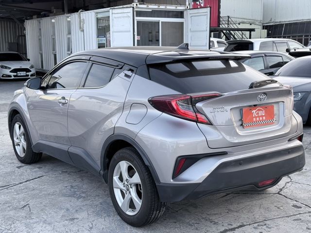 Toyota C-HR  第7張相片