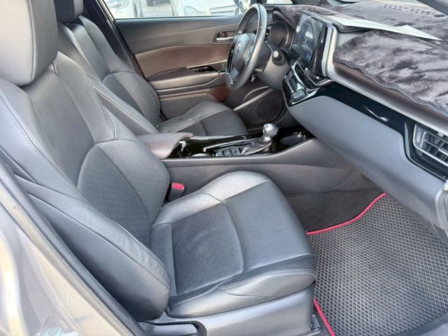Toyota C-HR  第15張相片