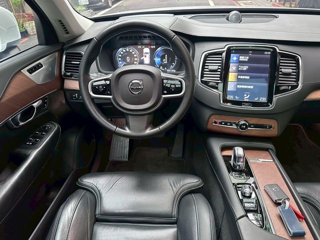 Volvo XC90  第13張相片