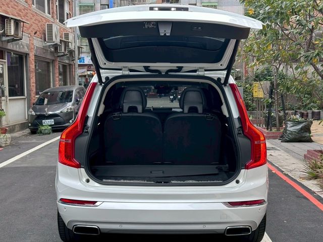 Volvo XC90  第16張相片