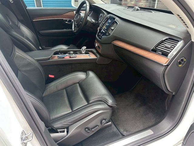 Volvo XC90  第18張相片
