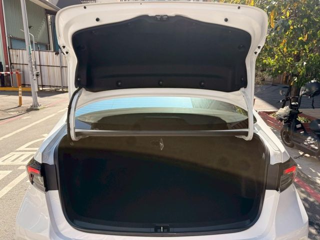 Toyota ALTIS  第15張相片