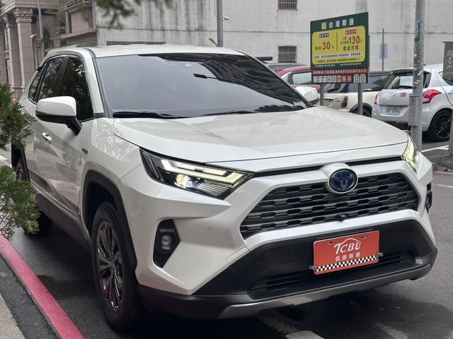 Toyota RAV4  第8張相片