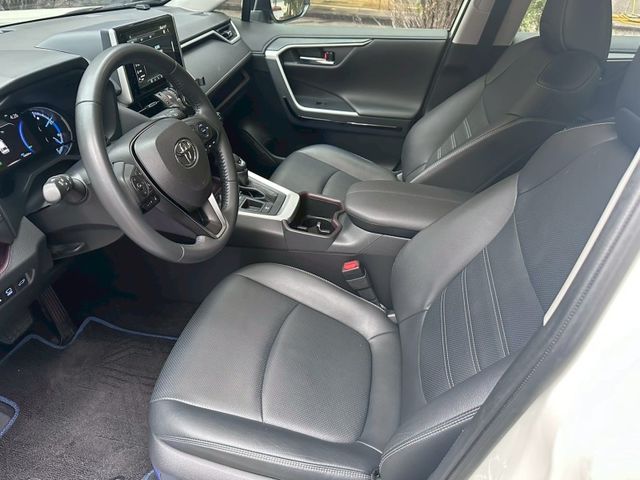 Toyota RAV4  第13張相片