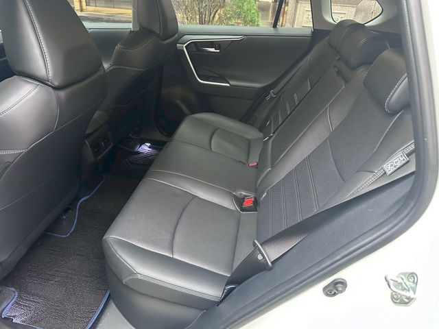 Toyota RAV4  第14張相片