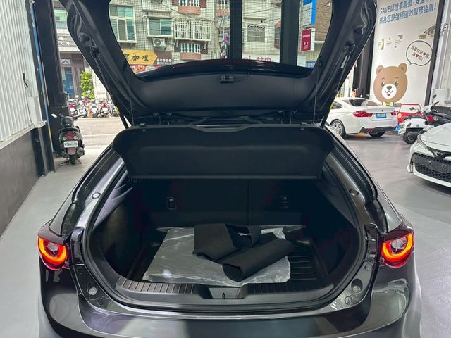 Mazda Mazda3  第15張相片