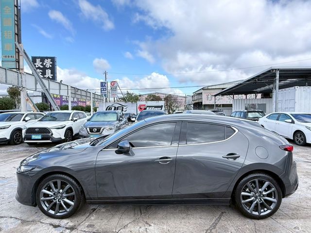 Mazda Mazda3  第9張相片
