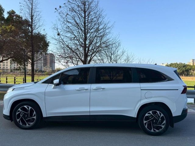 Hyundai Custin  第9張相片