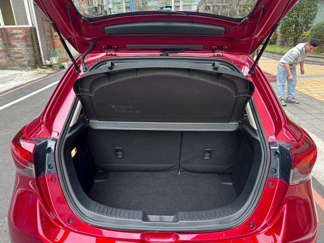 Mazda Mazda2  第15張相片