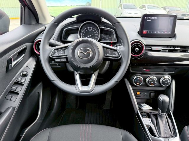 Mazda Mazda2  第13張相片