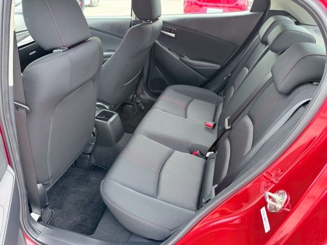 Mazda Mazda2  第15張相片