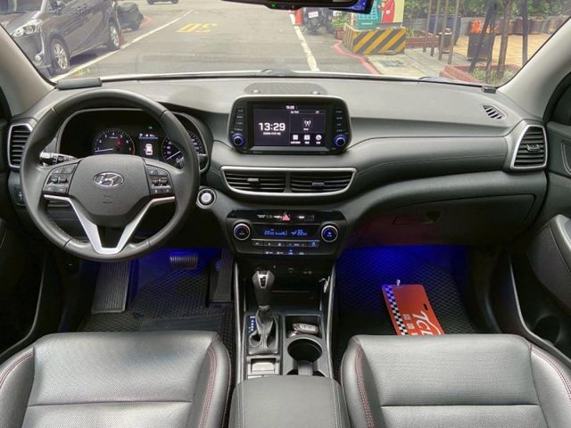 汽油最頂級、跑少漂亮車  第6張相片