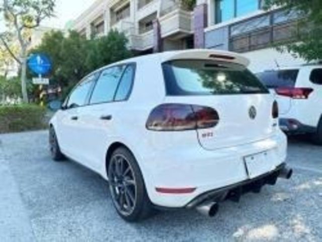 VOLKSWAGEN福斯 GOLF GTI  第2張相片