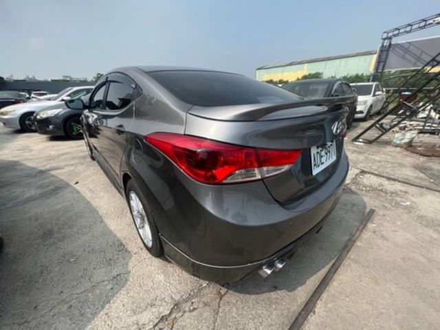 HYUNDAI現代 ELANTRA  第6張相片