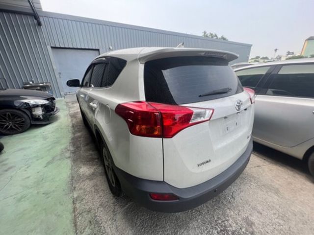 TOYOTA豐田 RAV4  第6張相片